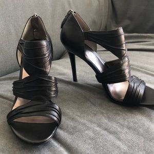 Guess black heels
